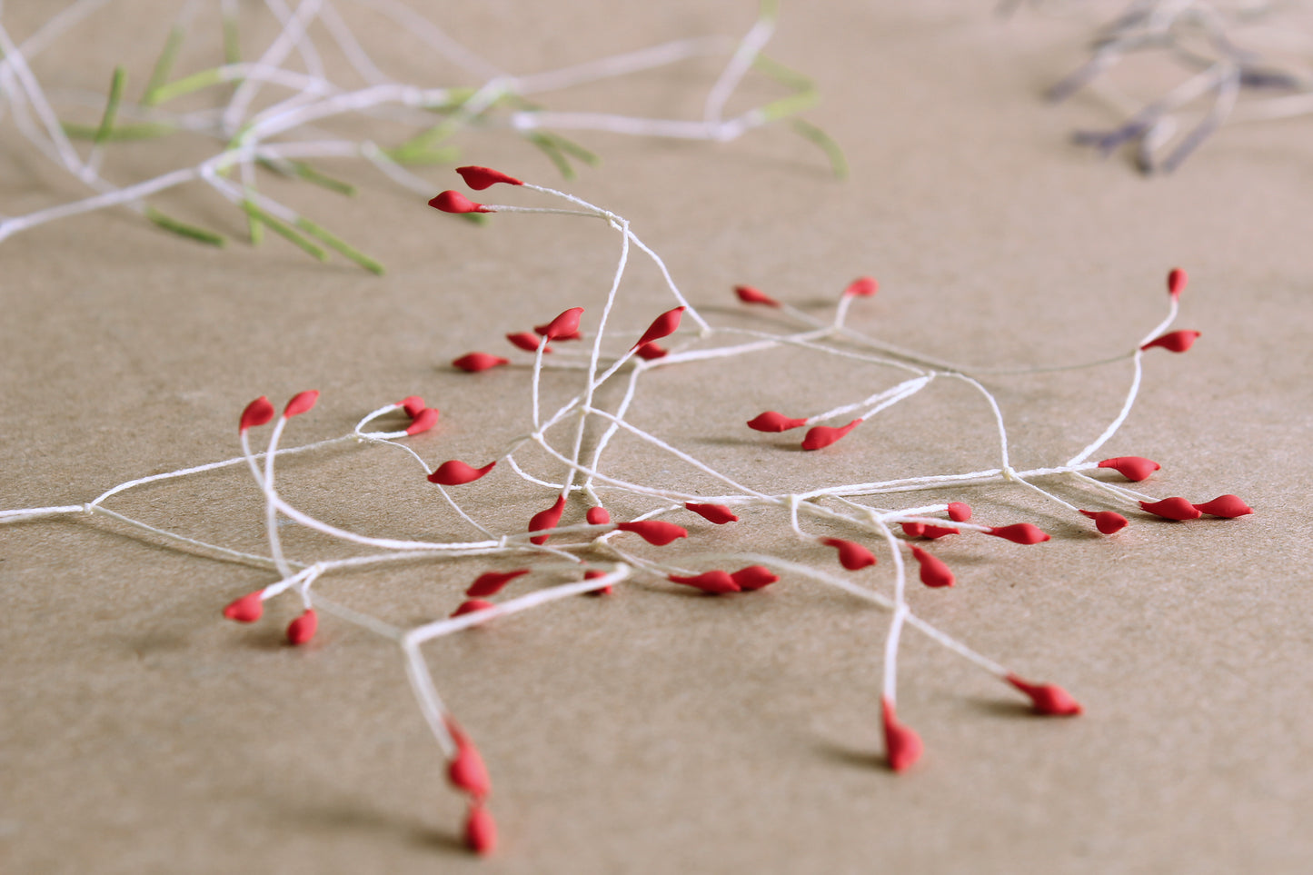 
                  
                    Red pistil necklace nolde x Luz Moreno
                  
                