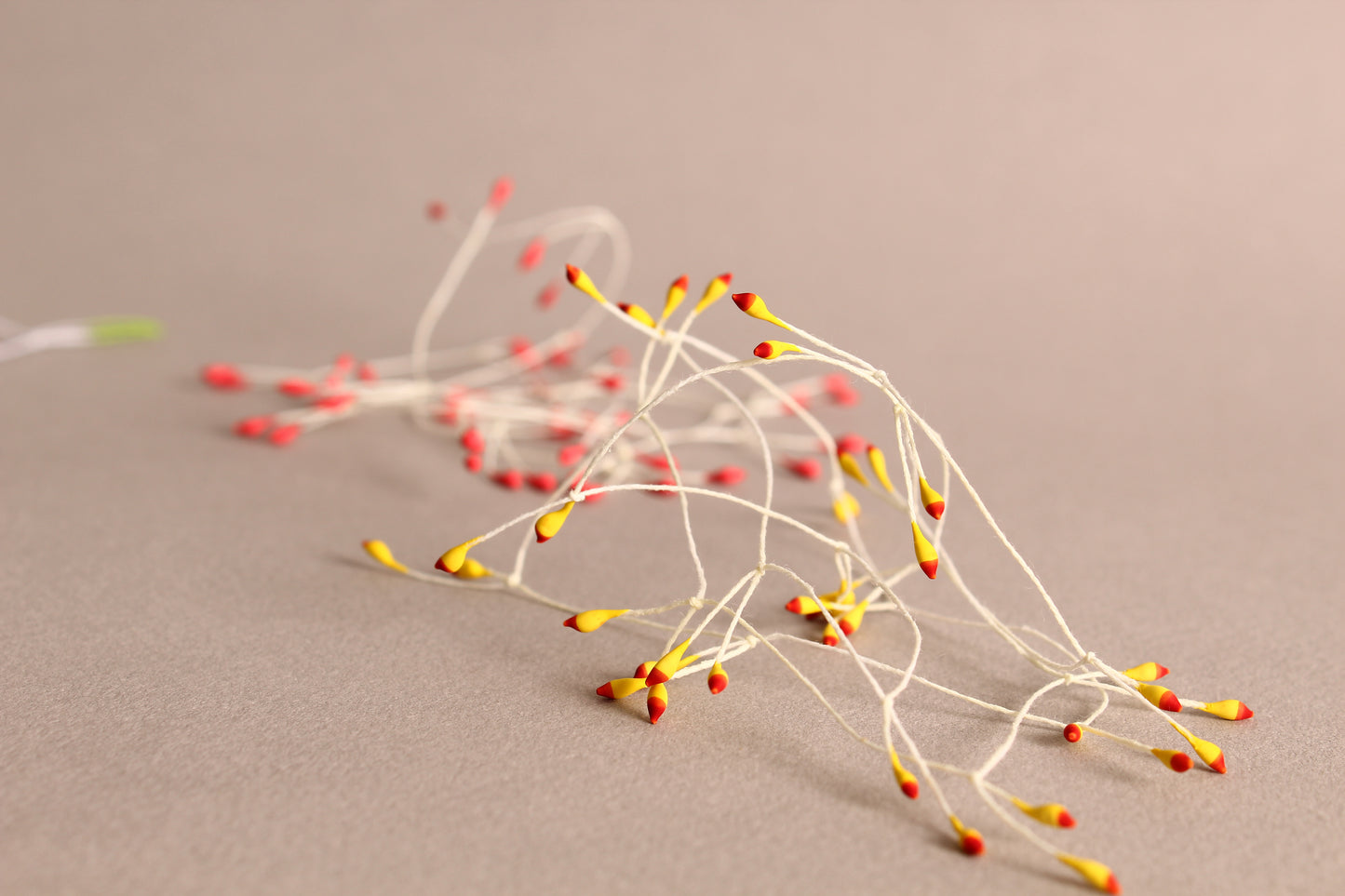 
                  
                    Yellow pistil necklace nolde x Luz Moreno
                  
                