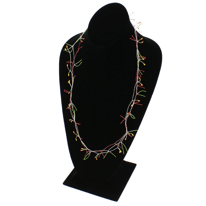 Collar triple pistilo verde y rojo nolde x Luz Moreno